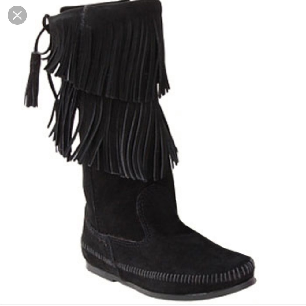 Minnetonka 2 layer fringe boot size 8 black
